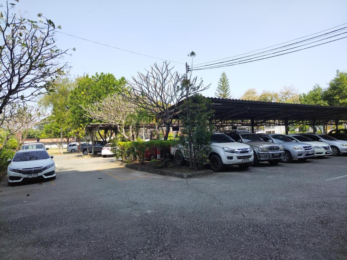 Supanich Condo Opposite The Train Station Chiangmai เชียงใหม่ ภายนอก รูปภาพ